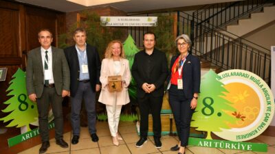 Balıkesir’in “bal”ına uluslararası ödül Balıkesir Büyükşehir Belediyesi’nin arıcılığa ve üreticilere