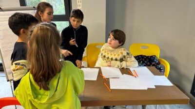 Aralık ayı komisyon toplantılarını tamamlayan İzmir Çocuk Meclisi’nde seçim heyecanı