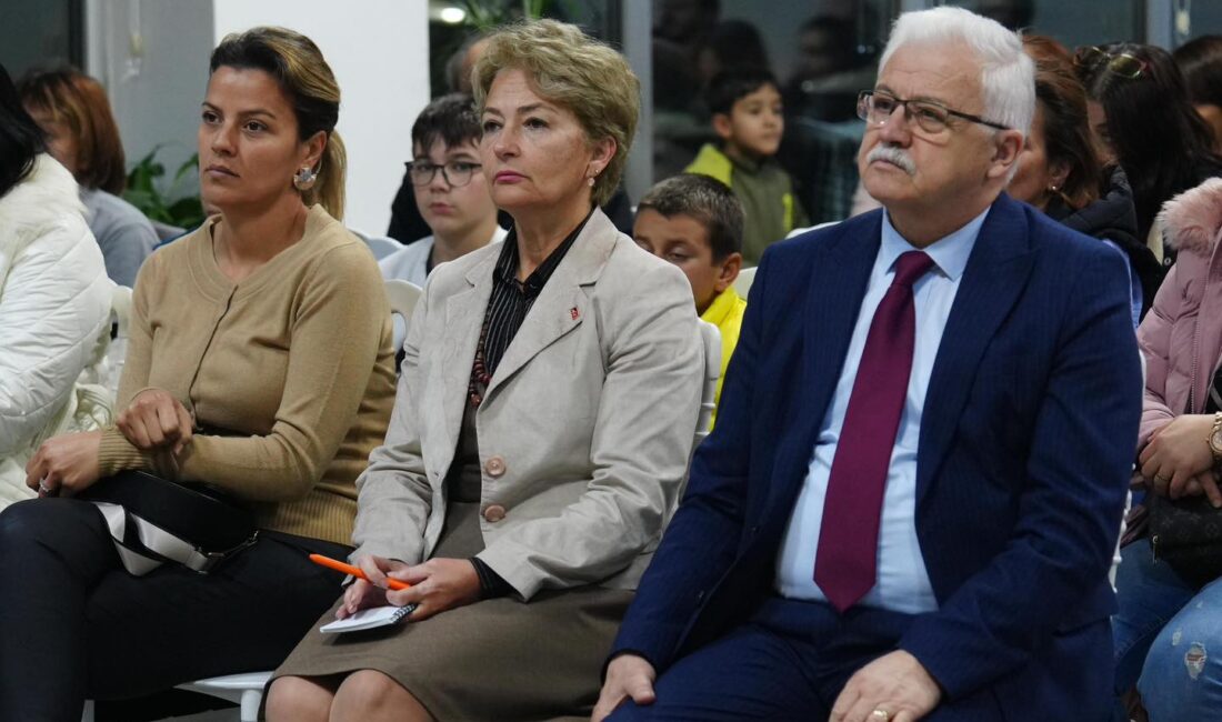 Burhaniye Belediyesi Kent Tiyatrosu (BBKT), kuruluşunun 25. yılını coşkulu birprogramla