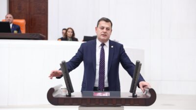 köylü, toprağımıza sahip çıkan, kör karanlıkta alın terini toprağadamlatan, soframızın