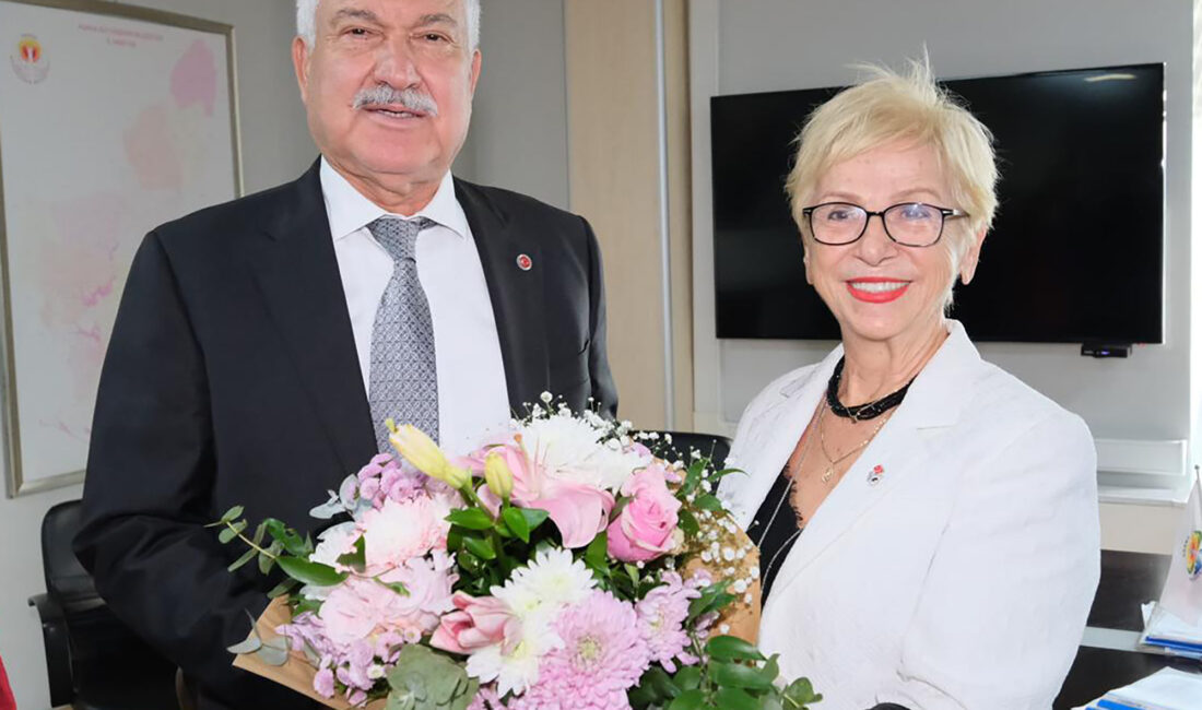 İŞKAD Yönetim Kurulu Başkanı Süheyla Gergin, Yönetim Kurulu Üyeleri ve