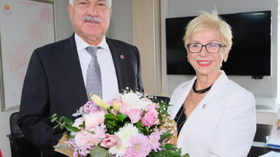 İŞKAD Yönetim Kurulu Başkanı Süheyla Gergin, Yönetim Kurulu Üyeleri ve