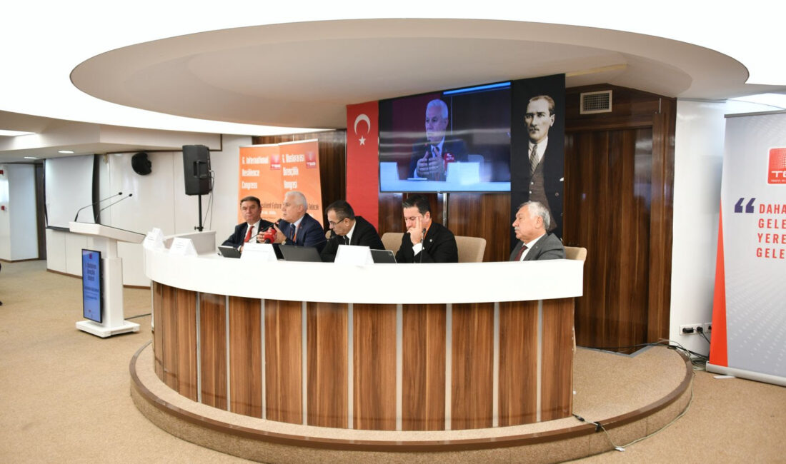 Başkanlar “Sürdürülebilir Dirençli Gelecek” İçin Bir Araya Geldi Adana Büyükşehir Belediye Başkanı Zeydan Karalar: “Dirençli kent yaratamazsanız, sürdürülebilir