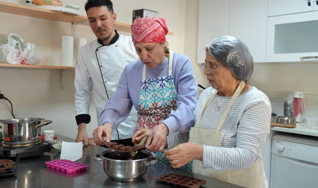 ÇUKUROVA BELEDİYESİ’NİN Çikolata ve Pasta Yapma Kursuna Yoğun İlgi Çukurova
