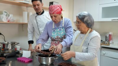 ÇUKUROVA BELEDİYESİ’NİN Çikolata ve Pasta Yapma Kursuna Yoğun İlgi Çukurova