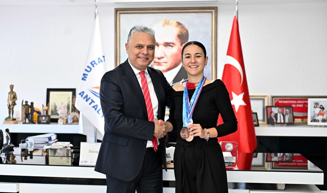 Başkan Uysal’dan şampiyona tebrik Antalya Muratpaşa Belediye Başkanı Ümit Uysal, belediyeye ait kentin tek