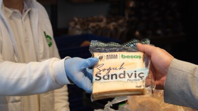 BESAŞ’tan yepyeni ara öğün: ‘Soğuk Sandviç’ Bursa Büyükşehir Belediyesi iştiraklerinden BESAŞ, yoğun iş temposunda sağlıklı bir