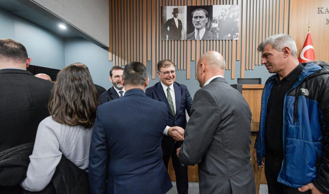 İzmir Büyükşehir Belediye Başkanı Dr. Cemil Tugay, İzmir Büyükşehir Belediyesi