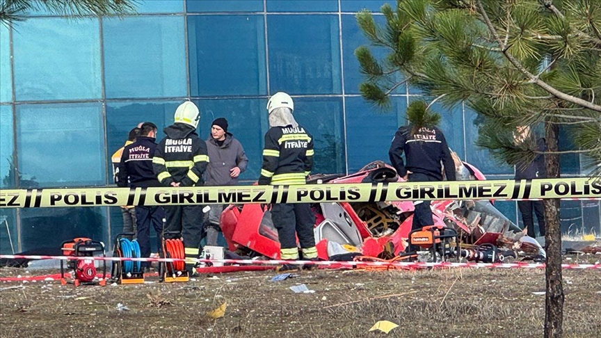 Muğla Valisi İdris Akbıyık, helikopterin Muğla’da Eğitim ve Araştırma Hastanesi’ne