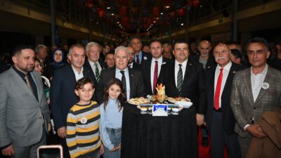 Bursa Büyükşehir Belediye Başkanı Mustafa Bozbey, 5 Aralık Dünya Gönüllüler