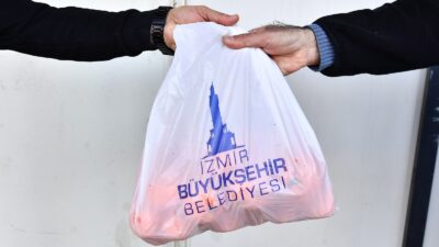 Menderes Belediyesi’ne ait bahçelerde yetiştirilen 5 ton mandalina İzmir Büyükşehir