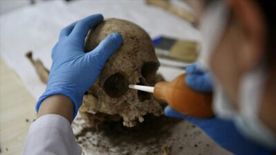 Fethiye Kalesi’ndeki kazı çalışmalarında gün yüzüne çıkarılan ve laboratuvar ortamında