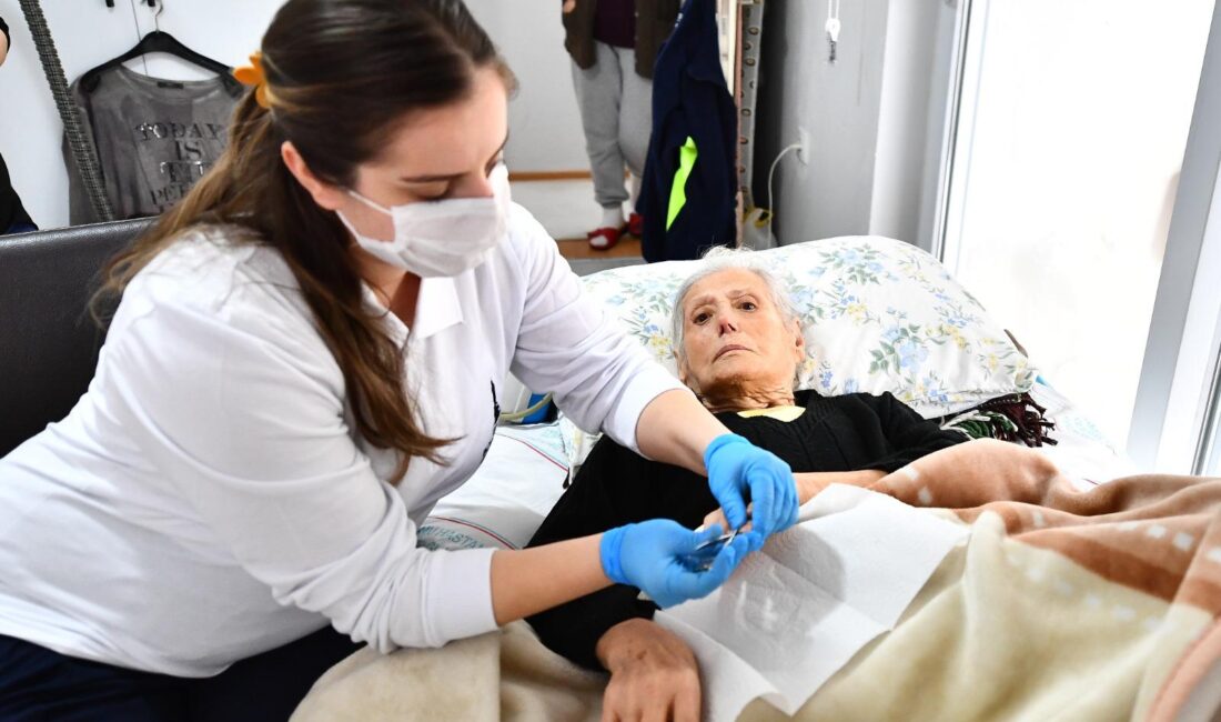İzmir’de yaşayan ihtiyaç sahipleri, İzmir Büyükşehir Belediyesi Sağlık İşleri Dairesi