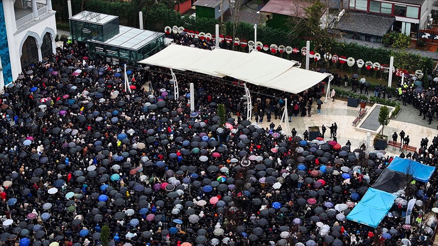 Usta sanatçı Ferdi Tayfur son yolculuğuna uğurlandı Tedavi gördüğü hastanede