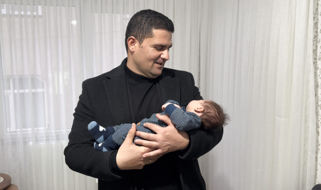 BAŞKAN KOÇAK’TAN HOŞGELDİN BEBEK ZİYARETLERİ Ankara’nın Şereflikoçhisar ilçesinde, Ankara Büyükşehir Belediyesi ve ŞereflikoçhisarBelediyesi işbirliği ile