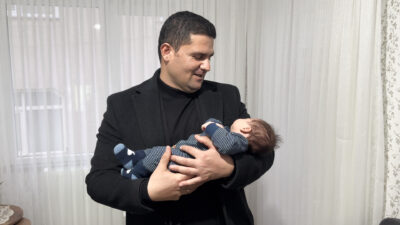 BAŞKAN KOÇAK’TAN HOŞGELDİN BEBEK ZİYARETLERİ Ankara’nın Şereflikoçhisar ilçesinde, Ankara Büyükşehir Belediyesi ve ŞereflikoçhisarBelediyesi işbirliği ile