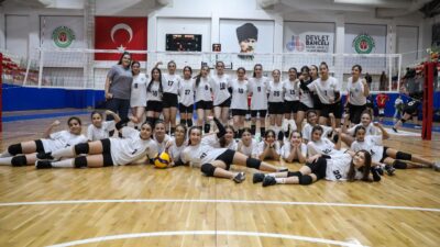ETİMESGUT BELEDİYESİ VOLEYBOL TURNUVASINDA ÖDÜLLER SAHİPLERİNİ BULDU Etimesgut Belediyesi Bağlıca Devlet Bahçeli Spor Salonunda Etimesgut Belediyesi 1.Spor