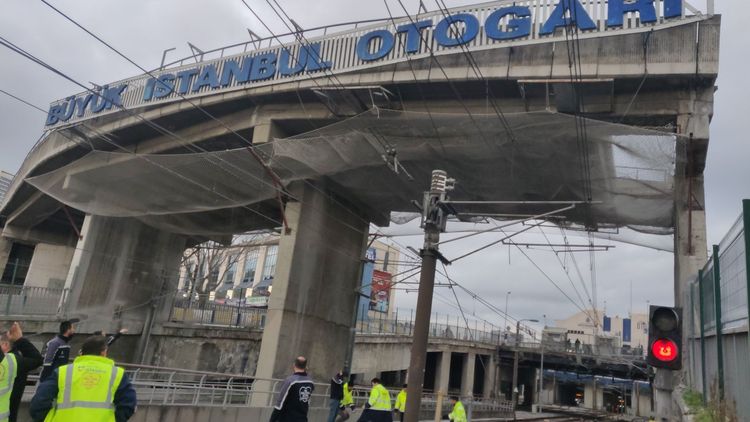 M1 Yenikapı-Atatürk Havalimanı/Kirazlı Metro Hattı’nın Otogar İstasyonu üzerindeki viyadük düzenleme