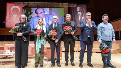 Başkan Tugay: Ne iş yapıyorsak Mumcu’nun cesaretini örnek alalım İzmir