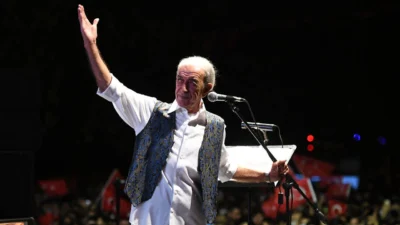 Yataktan düşme sonucu iç kanama şüphesiyle hastaneye kaldırılan müzisyen Edip