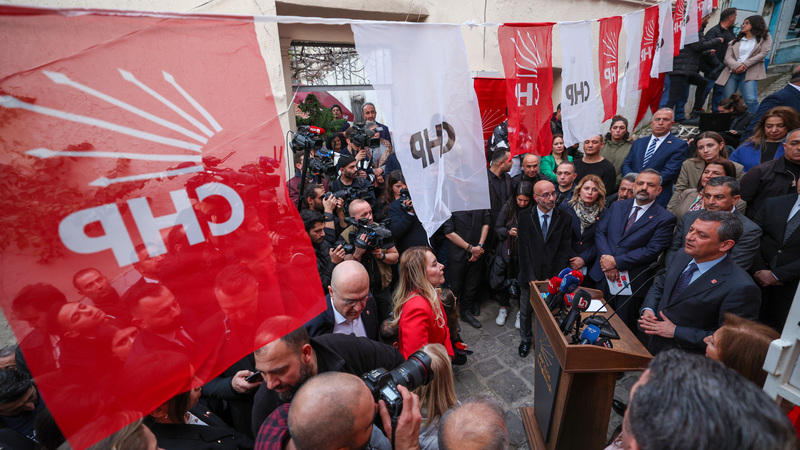 “ATATÜRK VE İSMET PAŞA’NIN GÜZEL KENTİ İZMİR’E LAYIK OLMAYA ÇALIŞIYORUZ”