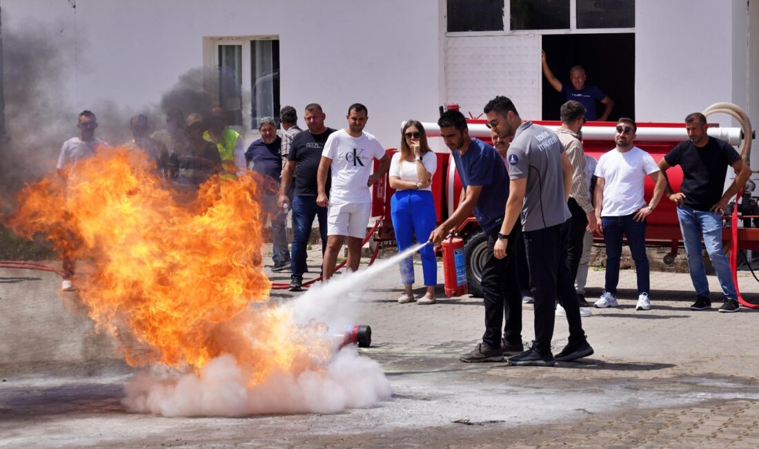 İzmir Büyükşehir Belediyesi, yangın riskine karşı kentteki işletmeleri titizlikle denetliyor.