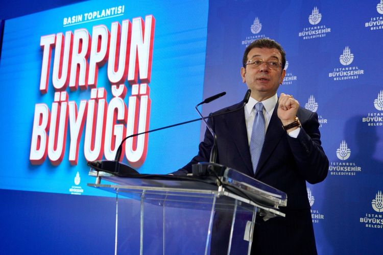 TBB ve İBB Başkanı Ekrem İmamoğlu, Saraçhane’de düzenlediği basın toplantısında