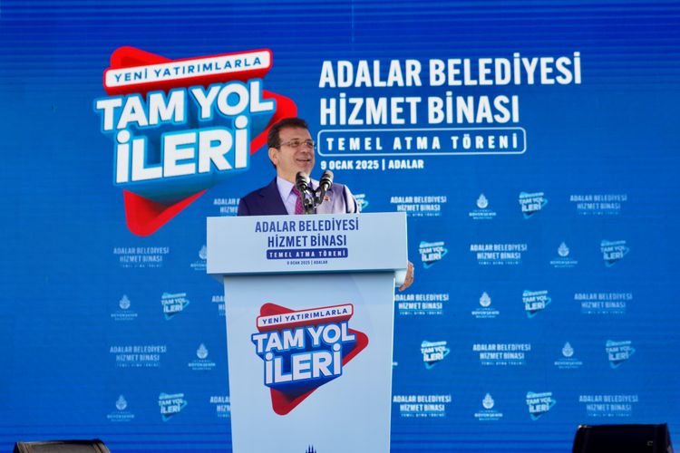 TBB ve İBB Başkanı Ekrem İmamoğlu, yaklaşık 50 yıl hizmet