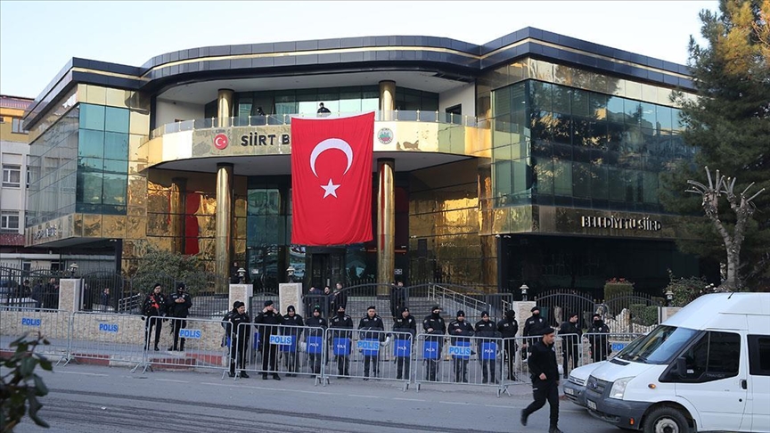 Siirt Belediye Başkanı Sofya Alağaş görevden uzaklaştırıldı. İçişleri Bakanlığı, Siirt