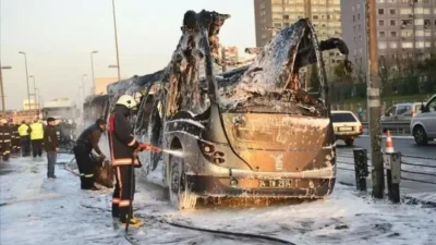 Megakent İstanbul’da vatandaşın tahammül sınırlarını aşan garip otobüs arızaları, seyir