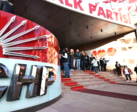 Muhalefetin bir araya gelmesinin gerekliliğine dikkat çeken CHP kurmayları bu
