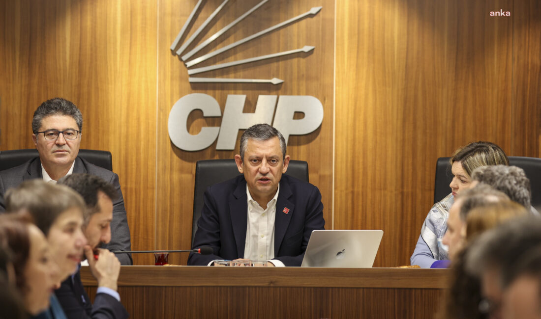 – CHP Genel Başkanı Özgür Özel, Beşiktaş Belediye Başkanı Rıza