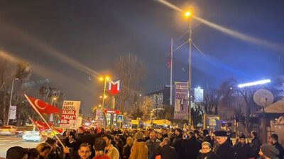 Zafer Partililer, gözaltına alınan Zafer Partisi Genel Başkanı Ümit Özdağ’a