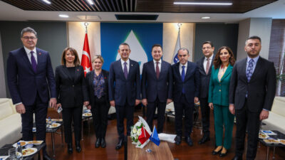 Cumhuriyet Halk Partisi Genel Başkanı Özgür Özel, Demokrasi ve Atılım