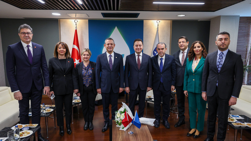 CHP Genel Başkanı Özgür Özel, DEVA Partisi Genel Başkanı Ali Babacan’ı Ziyaret Etti Cumhuriyet Halk Partisi Genel Başkanı Özgür Özel, Demokrasi ve Atılım