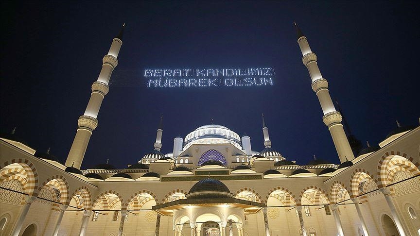 Ramazan ayının müjdecisi olarak kabul edilen Berat Kandili, idrak edilecek.