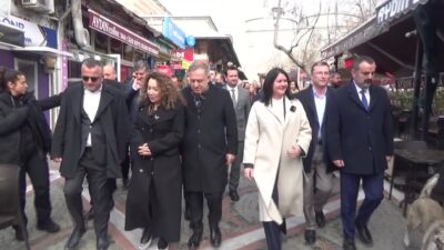 &nbsp;CHP Genel Başkan Yardımcısı Gökan Zeybek, asgari ücretlinin maaşıyla bir