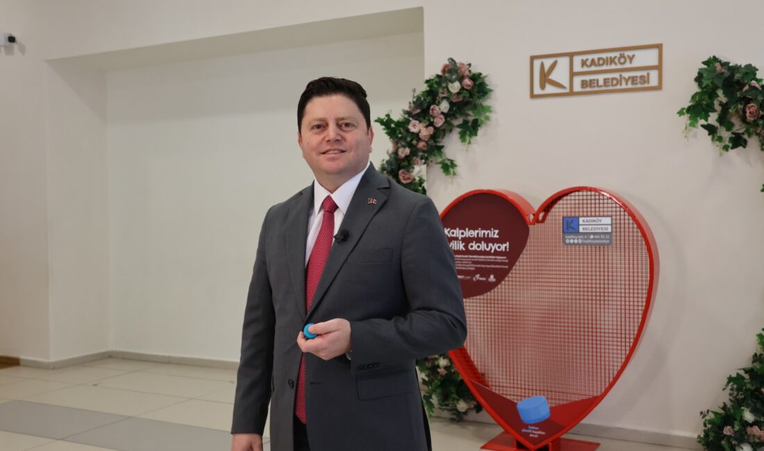 Kadıköy Belediyesi, ihtiyaç sahiplerine akülü tekerlekli sandalye desteği için “Kalplerimiz