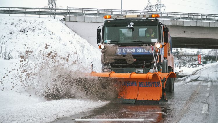 İstanbul’da etkili olan Sibirya kökenli soğuk hava dalgası, yoğun kar