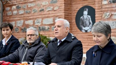 Bursa Büyükşehir Belediyesi tarafından sanatçıların özgün üretimlerini desteklemek ve sanatçılarla