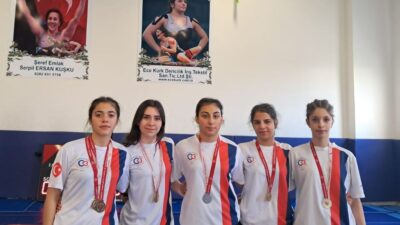 Çerkezköy Güreş Takımından Büyük Başarı Çerkezköy Belediyesi Gençlik ve Spor Kulübü Güreş Takımı sporcuları Çorlu’da