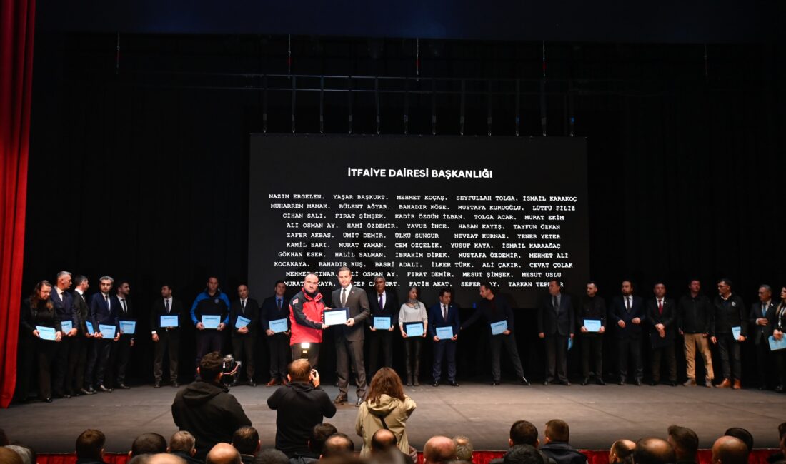 Başkan Akın: “Dönüşümde vatandaşın teminatı belediye olacak” Balıkesir’de depreme dayanıklı