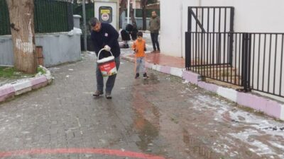 Çatalca’da Karla Mücadele Çalışmaları Aralıksız Devam Ediyor!!! İstanbul Büyükşehir Belediyesi (İBB) Yol Bakım Ekipleri ve Çatalca Belediyesi