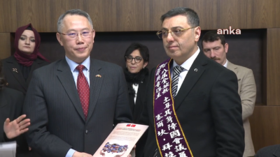 Tayvan’ın Ankara Büyükelçisi Volkan Huang ve Chou, Ta-Kuan Vakfı üyeleri,
