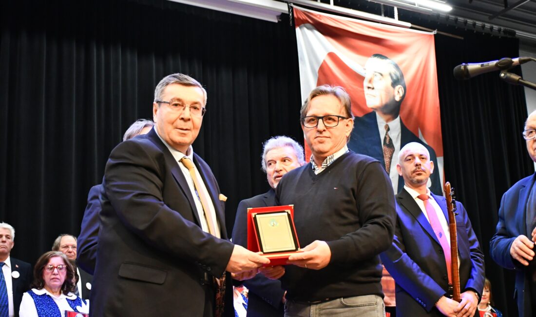 MALKARALILAR ATAMIZIN HAYATINA DAİR HATIRALAR VE TÜRKÜLERLE DOLU BİR GECE YAŞADILAR Malkara Belediyesi ve Trakya Rumeli Balkan Dernekleri Federasyonu’nun işbirliğiyle, 20Şubat
