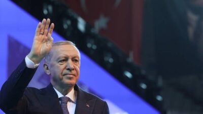 Cumhurbaşkanı Tayyip Erdoğan, 8. Antalya olağan il kongresinde açıklamalarda bulundu.