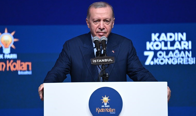 Erdoğan’dan üstü kapalı ‘İmamoğlu’na ‘Meçhul bir adaylık peşinde koşuyorsun..’ Partisinin İstanbul İl Kadın Kolları 7. Olağan Kongresi’nde konuşan AKP’li