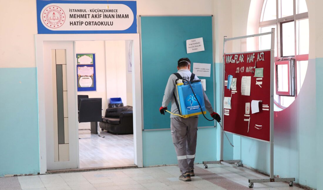 OKULLARDA İLAÇLAMA VE DEZENFEKSİYON ÇALIŞMASI Küçükçekmece Belediyesi Veteriner İşleri Müdürlüğü,