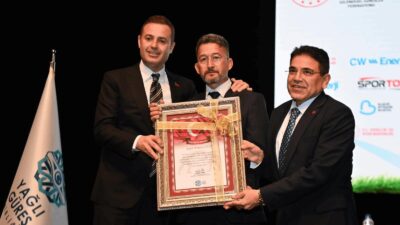 Balıkesir’de Yağlı Güreş Çalıştayı düzenlendi Balıkesir’de bu yıl üçüncüsü düzenlenen Yağlı Güreş Çalıştayı’nda konuşan Balıkesir