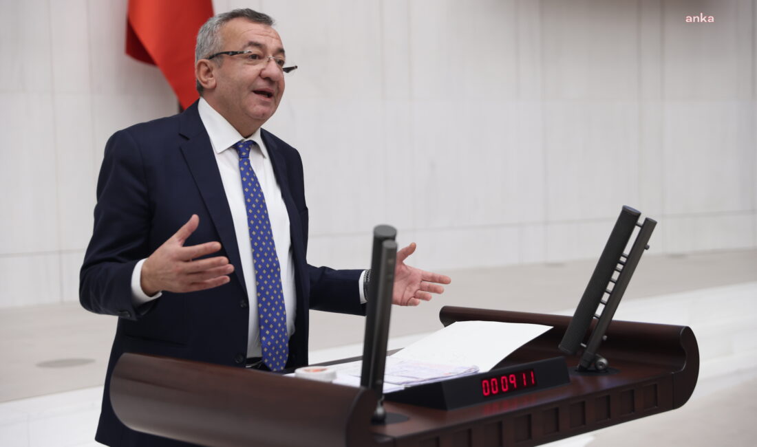 CHP İstanbul Milletvekili Engin Altay, TBMM’de düzenlediği basın toplantısında Türkiye